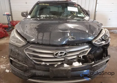 2017 Hyundai Santa Fe Sport 2.4L z USA, uszkodzony, nr VIN 5XYZTDLB4HG398757